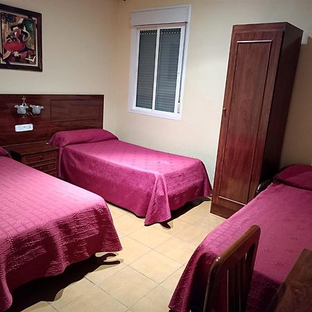 Hostal El Lirio Bollullos Par del Condado Zewnętrze zdjęcie
