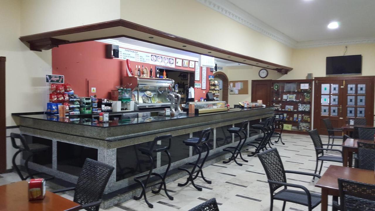 Hostal El Lirio Bollullos Par del Condado Zewnętrze zdjęcie