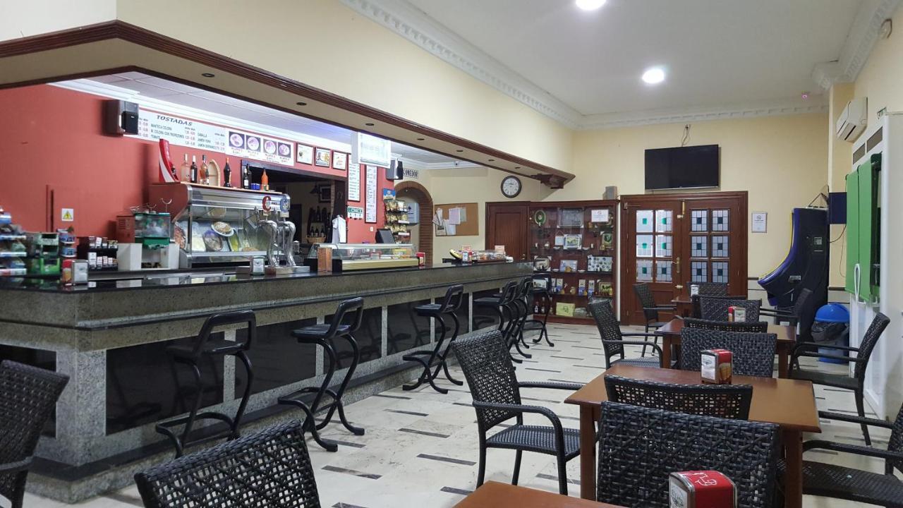 Hostal El Lirio Bollullos Par del Condado Zewnętrze zdjęcie
