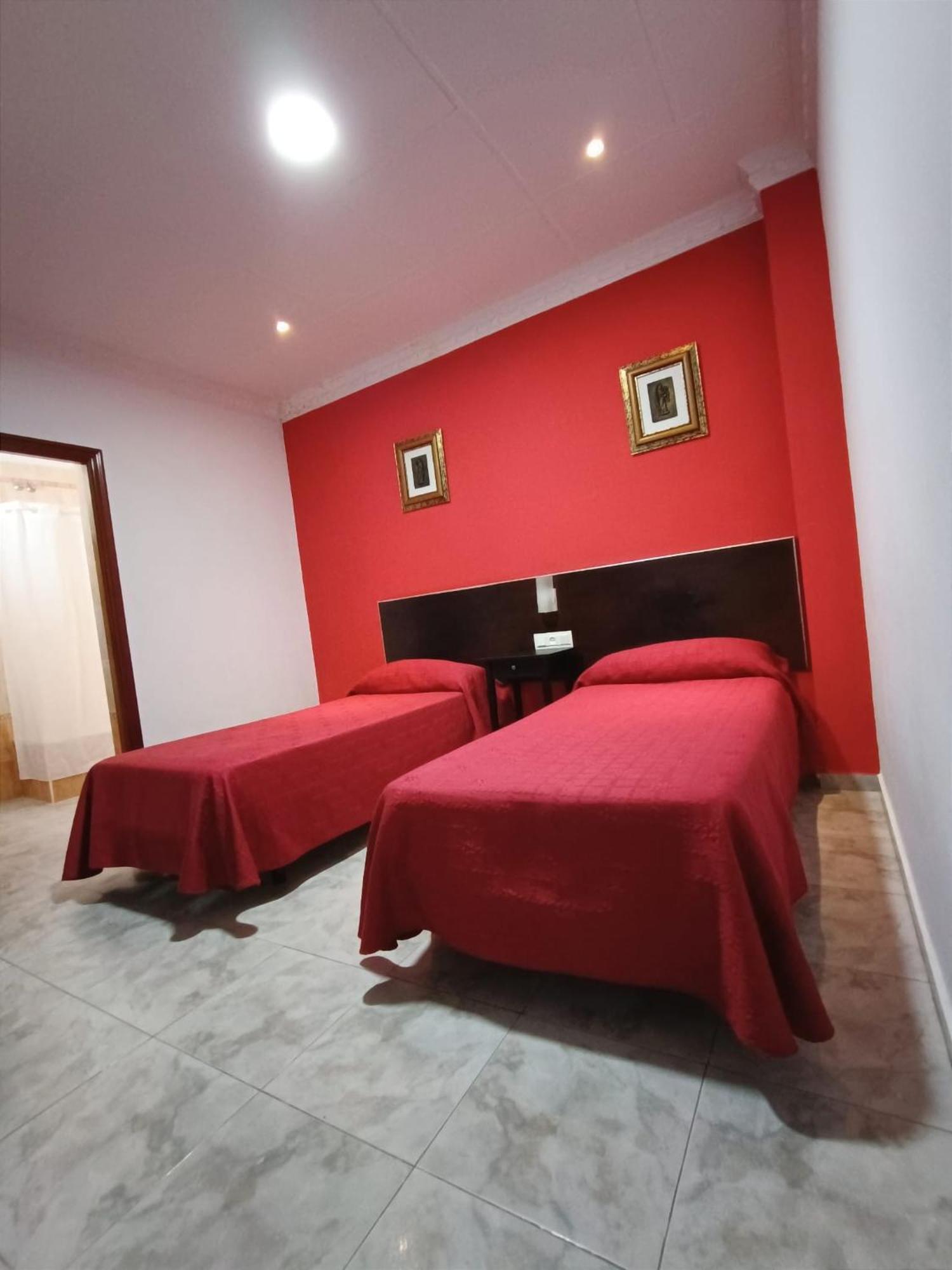 Hostal El Lirio Bollullos Par del Condado Zewnętrze zdjęcie